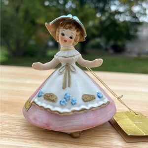 Josef Original France Little International Bisque Figurine W Booklet